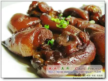 braised pork trotters