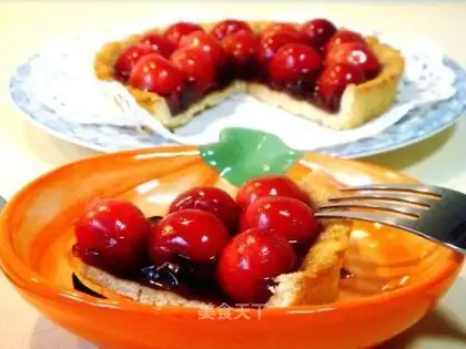 Crispy blueberry and cherry pie