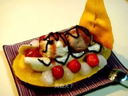 Mousse Banana Boat Ice Cream