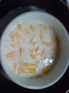 Stewed milk with papaya