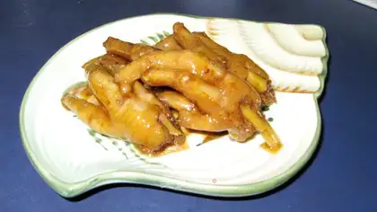 Electric rice cooker version stewed chicken feet
