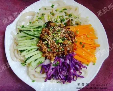 June fresh noodles with bean paste