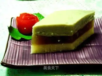 Mung bean longan lotus seed cake