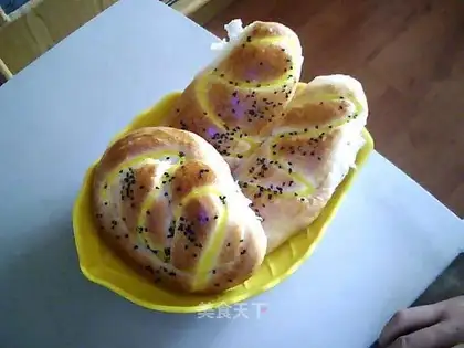 Pineapple jam bread