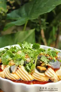 Preserved egg mixed with tofu