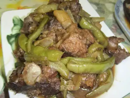 Stewed pork ribs with kidney beans