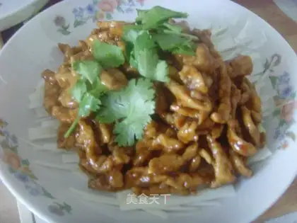 Shredded pork in Beijing sauce