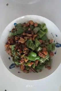 stir-fried diced chicken with green pepper