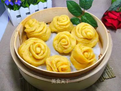 Orange-scented rose steamed buns