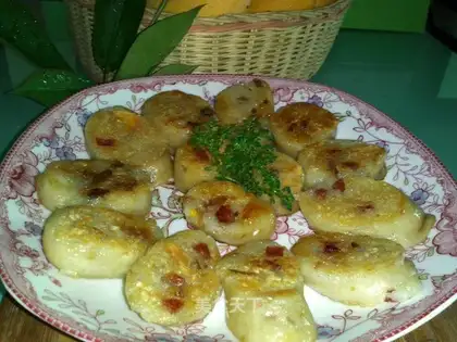 Stewed glutinous rice with pig large intestine