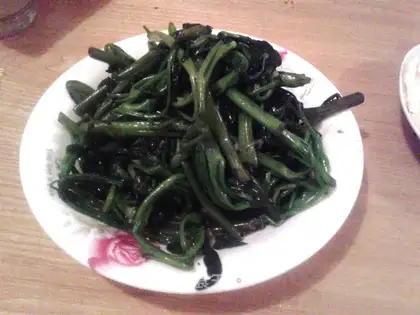 Chinese cabbage with garlic