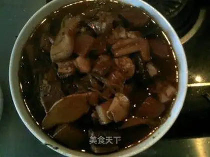 Braised pork stewed with vermicelli