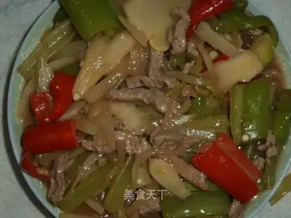 stir-fried shredded pork with hot and sour pepper and radish