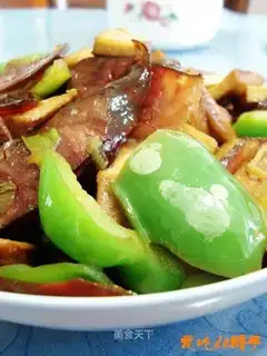 stir-fried sausage with vegetable pepper and dried bean curd