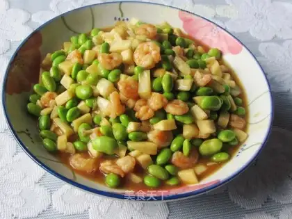 stir-fried edamame with shrimp and rice straw