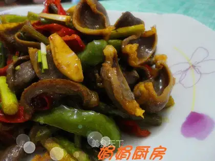 stir-fried chicken gizzards with garlic