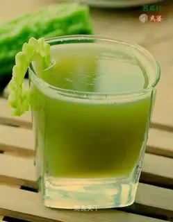 Balsam pear apple drink