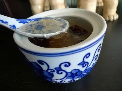 Stewed bird's nest with red dates and rock sugar