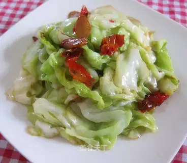 Dry stir-fried shredded cabbage