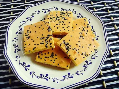 Black sesame cake