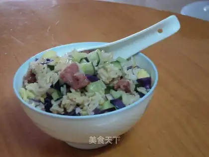 Fried rice with colorful vegetables and eggs