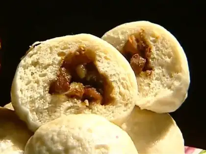 steamed buns with soy sauce