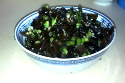 Garlic seaweed
