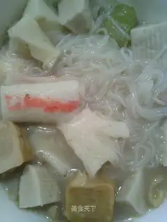 Fish ball and vermicelli soup