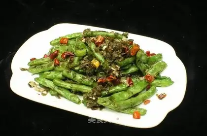 Dry stir-fried green beans