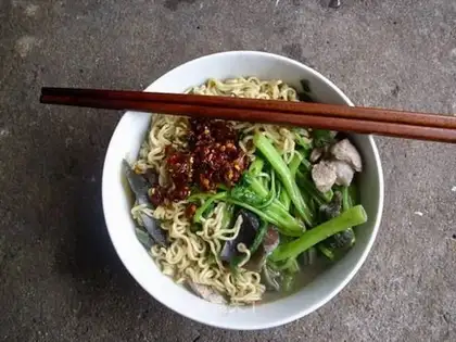 Preserved egg lean meat noodles