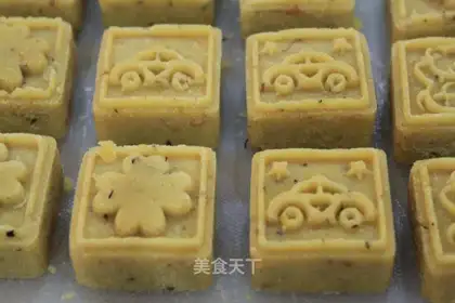 Osmanthus and mung bean cake