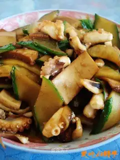 stir-fried cucumber and dried bean curd with eight-belt