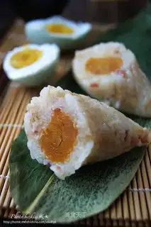 Oatmeal egg yolk rice dumplings