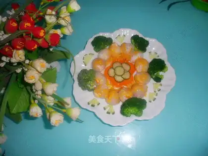 Hundred flowers concubine smiles with shrimp