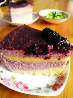 Mulberry mousse cake
