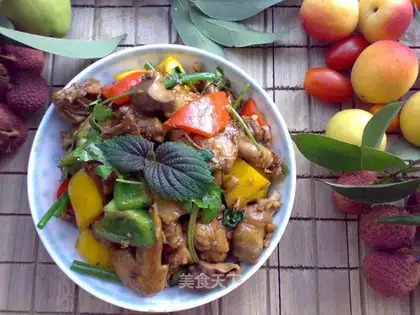 Fried Black Chicken in Sauce