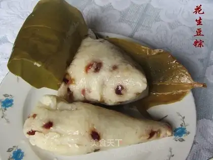 Peanut bean rice dumplings