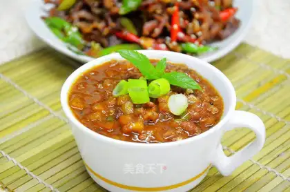 Diced eggplant meat sauce noodles stewed