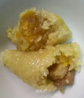 Lotus seed egg yolk meat dumplings