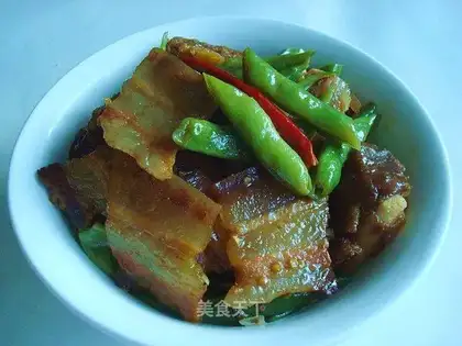 Braised bacon with green beans