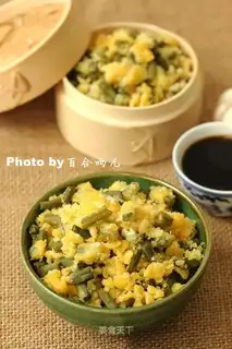 Steamed cowpea with corn flour