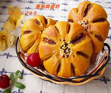 wolfberry red bean paste bread