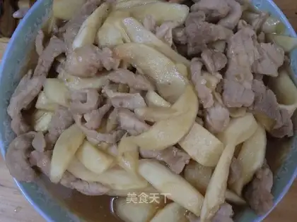 stir-fried pork with rice bamboo
