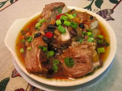 Steamed pork ribs in Cantonese soy sauce