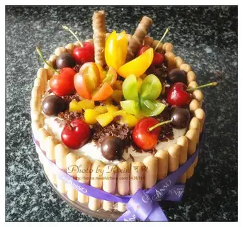 Homemade fruit cream cake