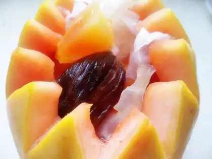 Papaya, tremella and candied date soup
