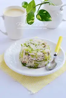 Rice with shredded pork and peas