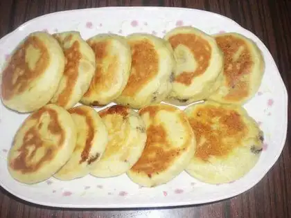 Sanhe noodle bean paste cake