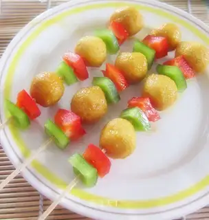 Bamboo stick curry fish ball