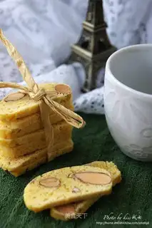 Italian almond crisp